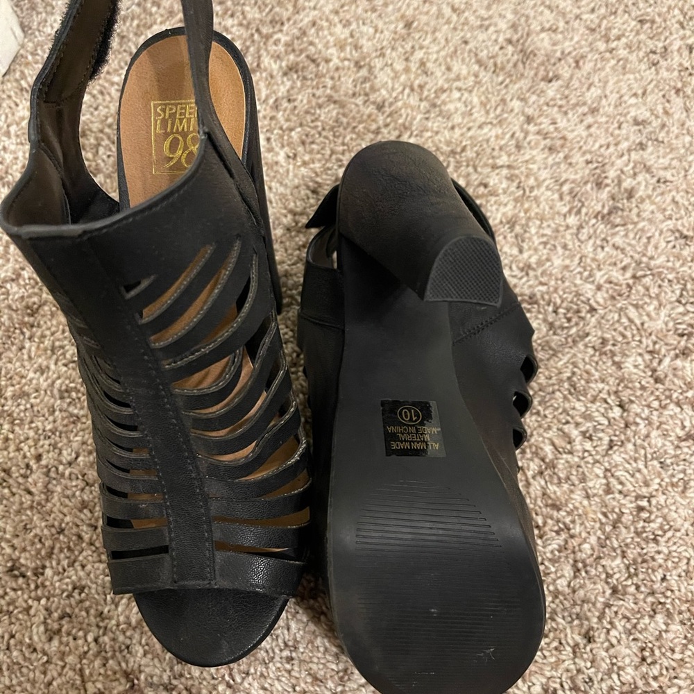 Black Heels - Picture 2 of 2